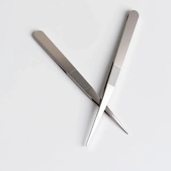 Ferde hegyű csipesz