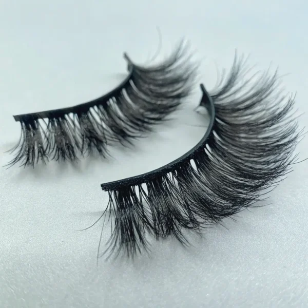 Selyem pillák mindennapi viseletre